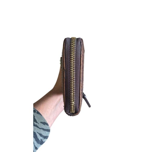 Women’s Vintage Hugo Boss Zip Around Sheepskin Leather Wallet 8” X 4” - Picture 12 of 16